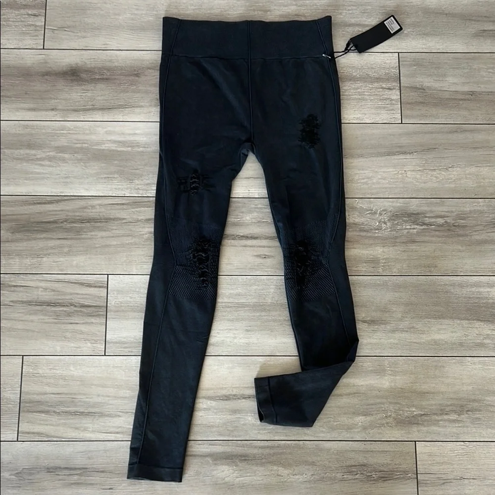 Sweet Taluna Gray Leggings with ripped distressed Detail size XL NWT